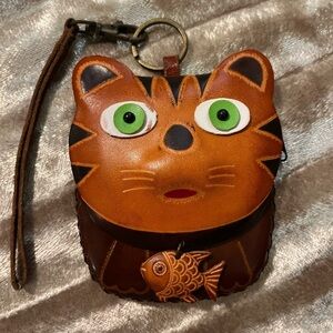 NWOT KITTY CAT Leather Wristlet Wallet ROOMY Purse Brass Hardware 4 1/2” x 4”